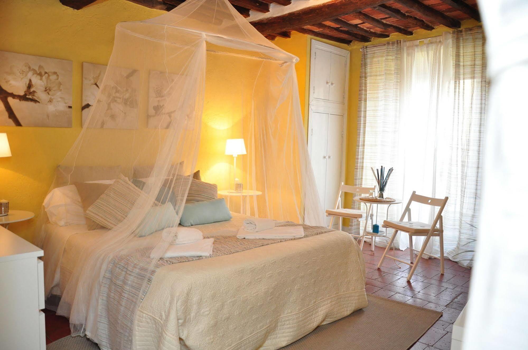 At Home Bed And Breakfast Лукка Екстер'єр фото
