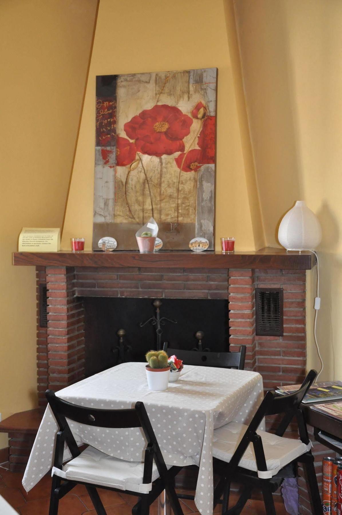 At Home Bed And Breakfast Лукка Екстер'єр фото
